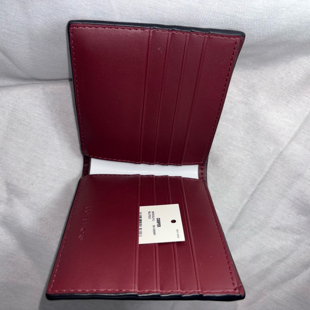 Michael Kors Bi-fold Wallet NWT - Picture 5 of 10